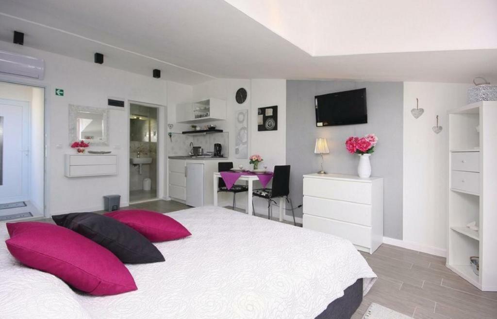 Apartmani Riva Рогозниця Екстер'єр фото